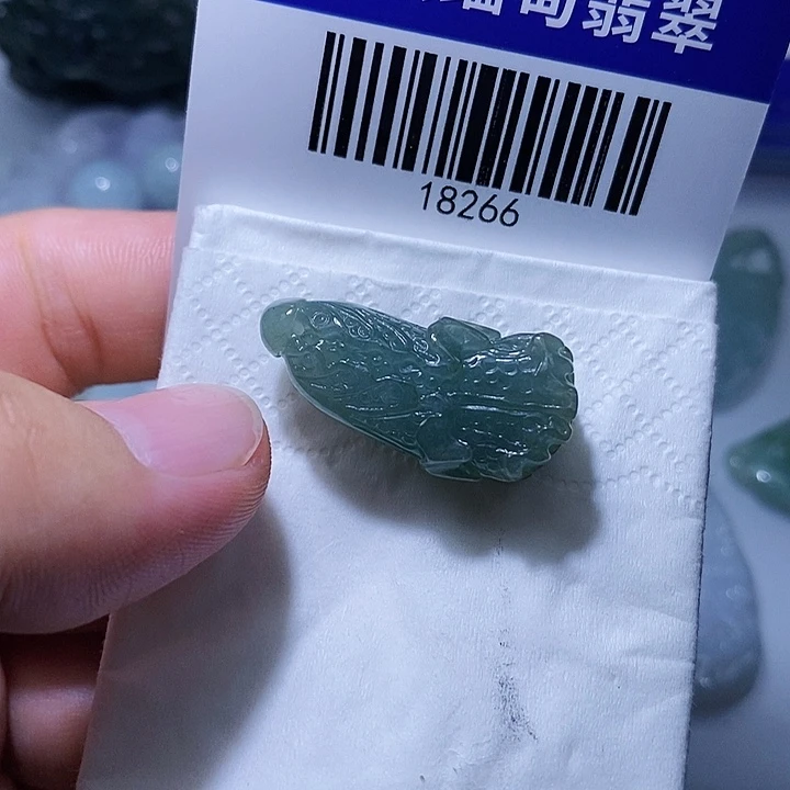 颈饰未镶嵌翡翠天光墟翡翠市场现金代购