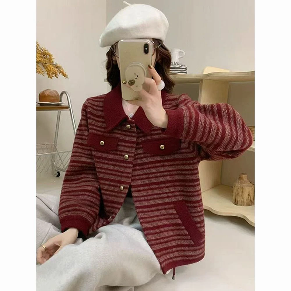 妈妈秋冬装小香风毛呢外套中老年女装洋气翻领短款加厚保暖开衫