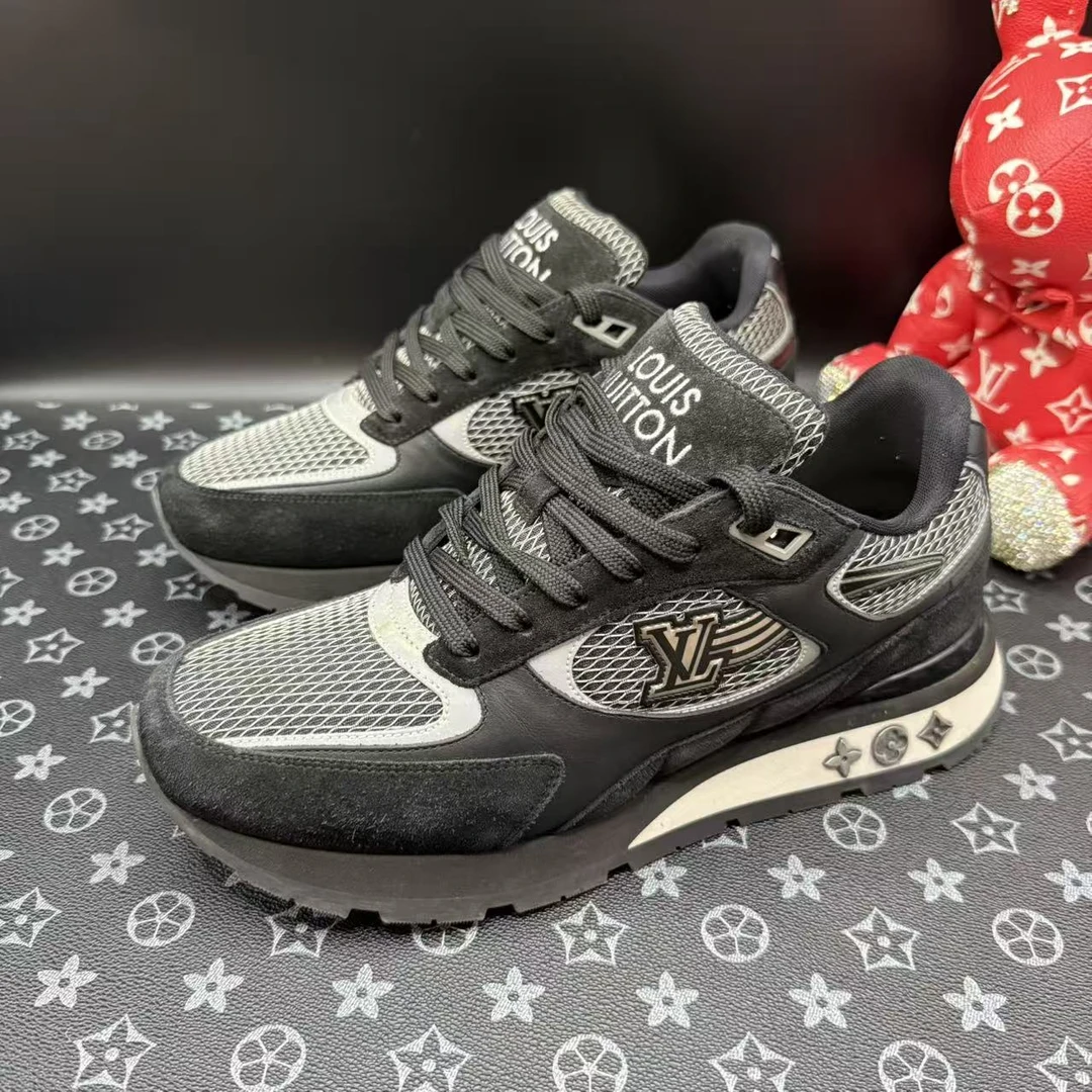 95新 LouisVuitton/路易威登 黑灰飞翼运动鞋40欧码 ddm3271