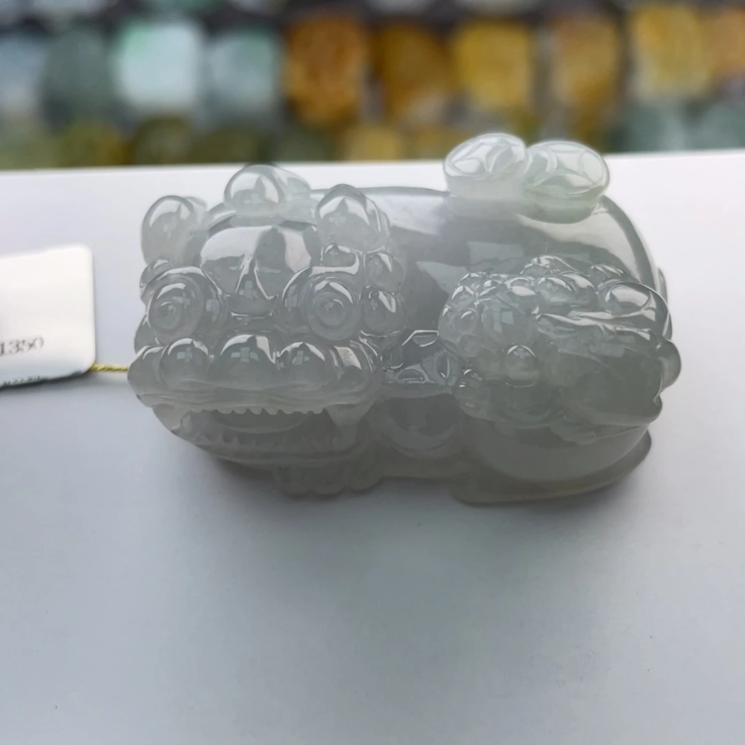 翡翠未镶嵌颈饰貔貅