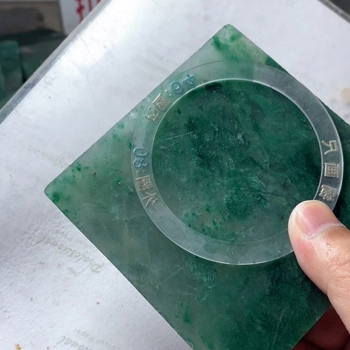 定制石英质玉金****姐天然非洲翠手镯订制