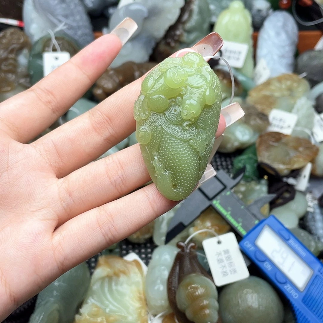 未镶嵌和田玉挂件
