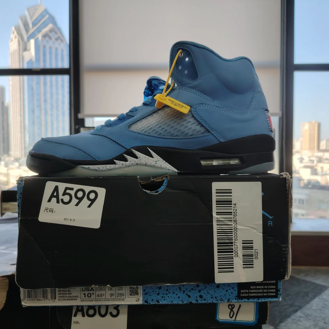 Nike aj5黑蓝高帮 44.5码 全新原盒 12月27 A599