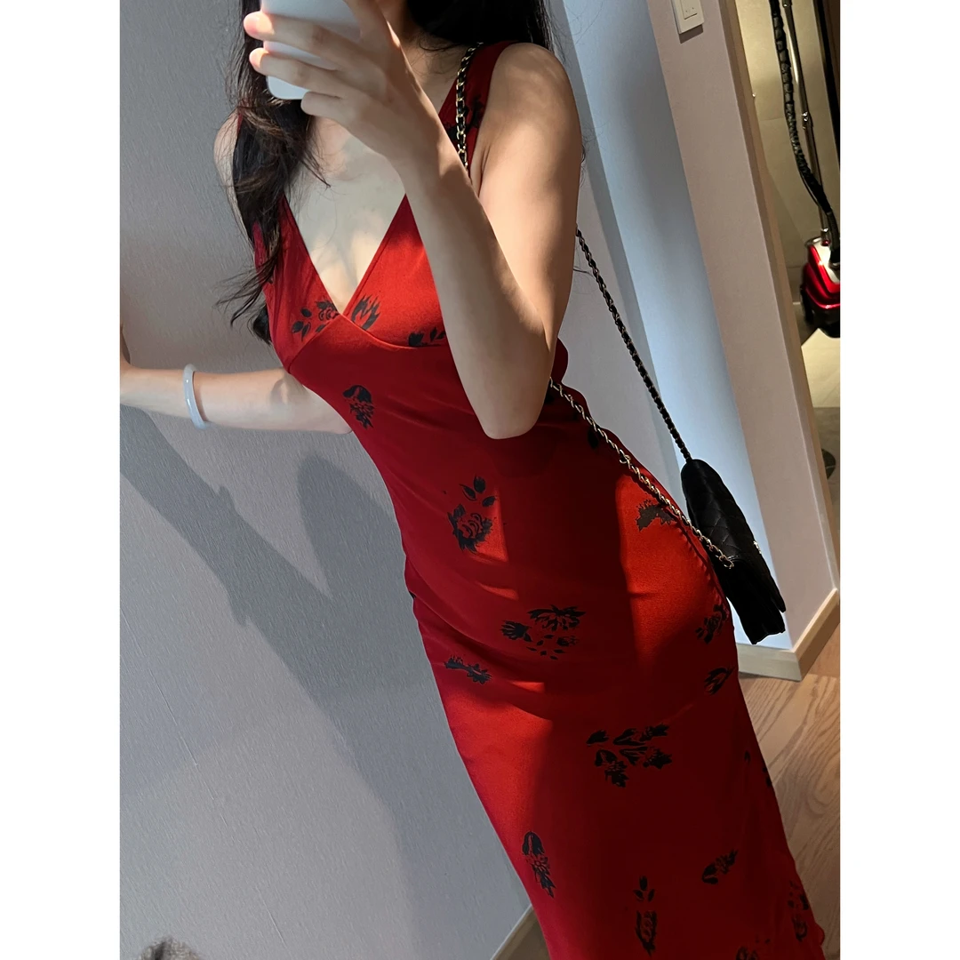 ｛三免一清仓福利｝【嫣】夏季复古酒红色印花v领优雅连衣裙