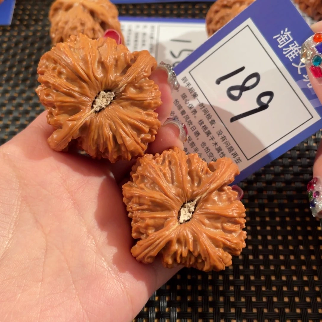 文玩核桃把件189号46尺闷白