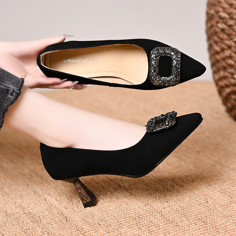 水钻真皮羊皮尖头单鞋女细跟2025春秋新款时尚百搭方扣小跟浅口鞋