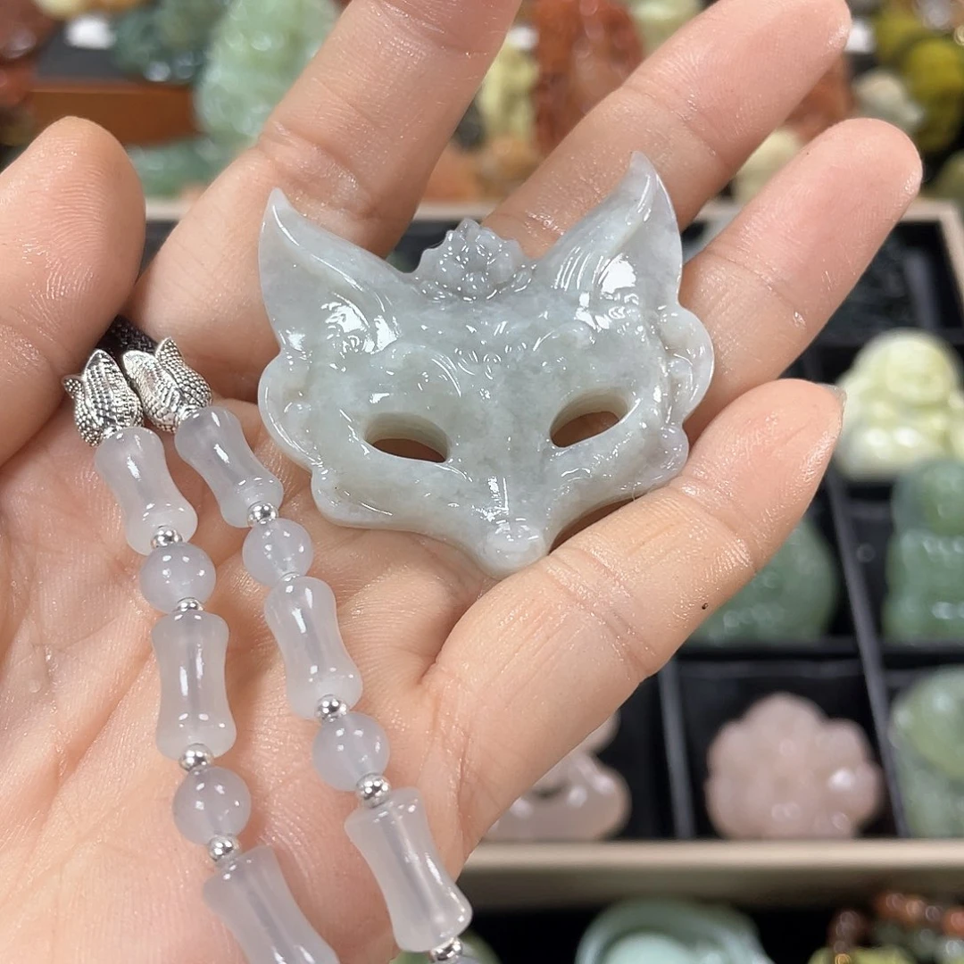 蛇纹石玉颈饰未镶嵌