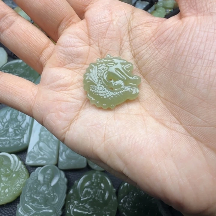 和田玉未镶嵌珠宝奇石