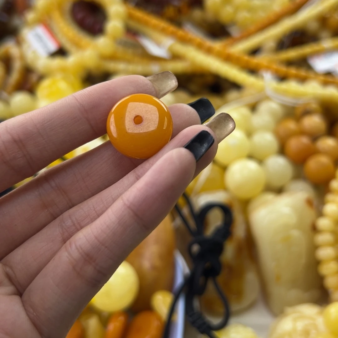 琥珀珠宝奇石未镶嵌