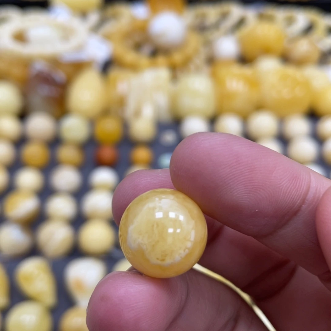 蜜蜡未镶嵌裸石14.5mm瑕疵妖花