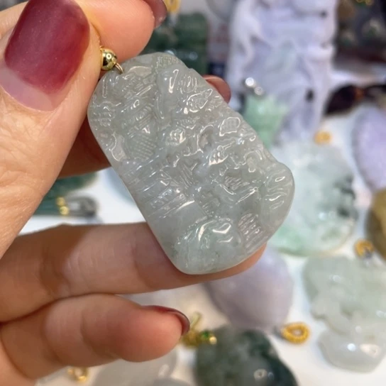 翡翠未镶嵌颈饰山水牌