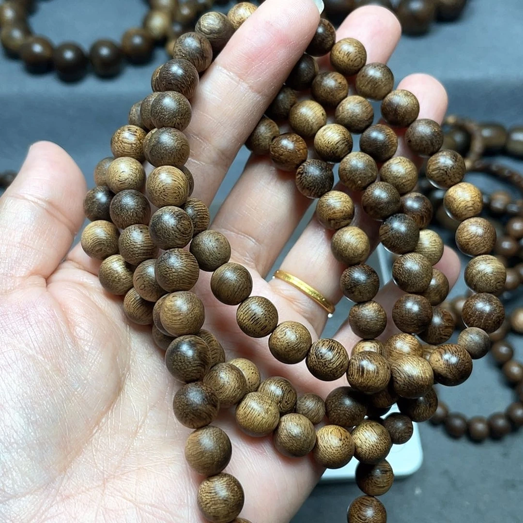 沉香手串：*缘富森瘤疤0.8