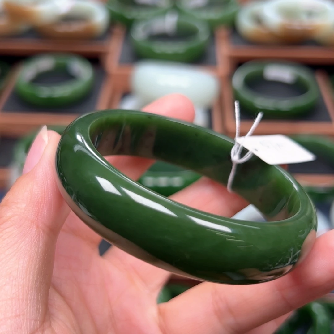 未镶嵌手镯和田玉（碧玉）