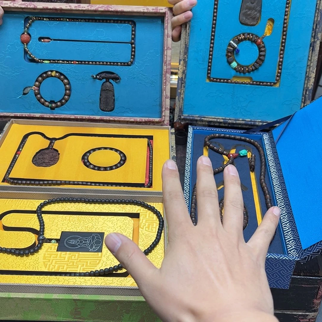 大叶紫檀（黑酸枝木类）