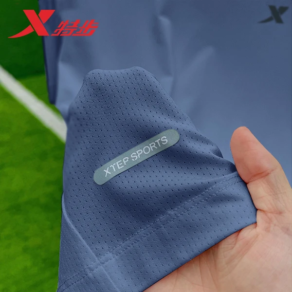 特步冰丝短袖t恤男健身休闲速干衣跑步体恤运动半袖网孔弹力男装