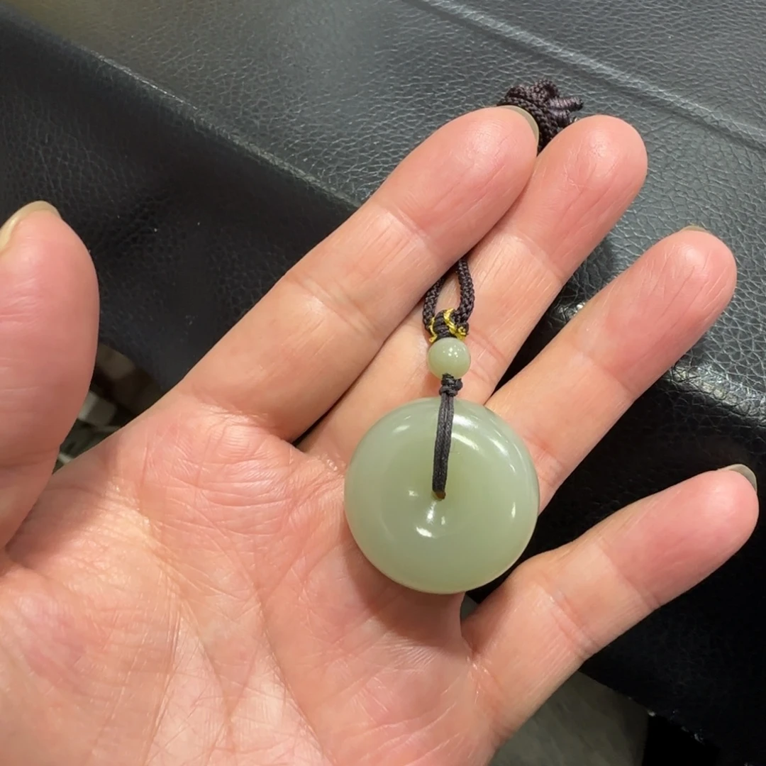 和田玉未镶嵌吊坠(赠链)