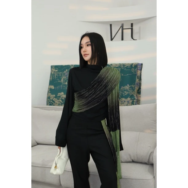 【妙妙精选】HUANGNAJI绿漪轻舞-设计感时尚气质桑蚕丝上衣5120076