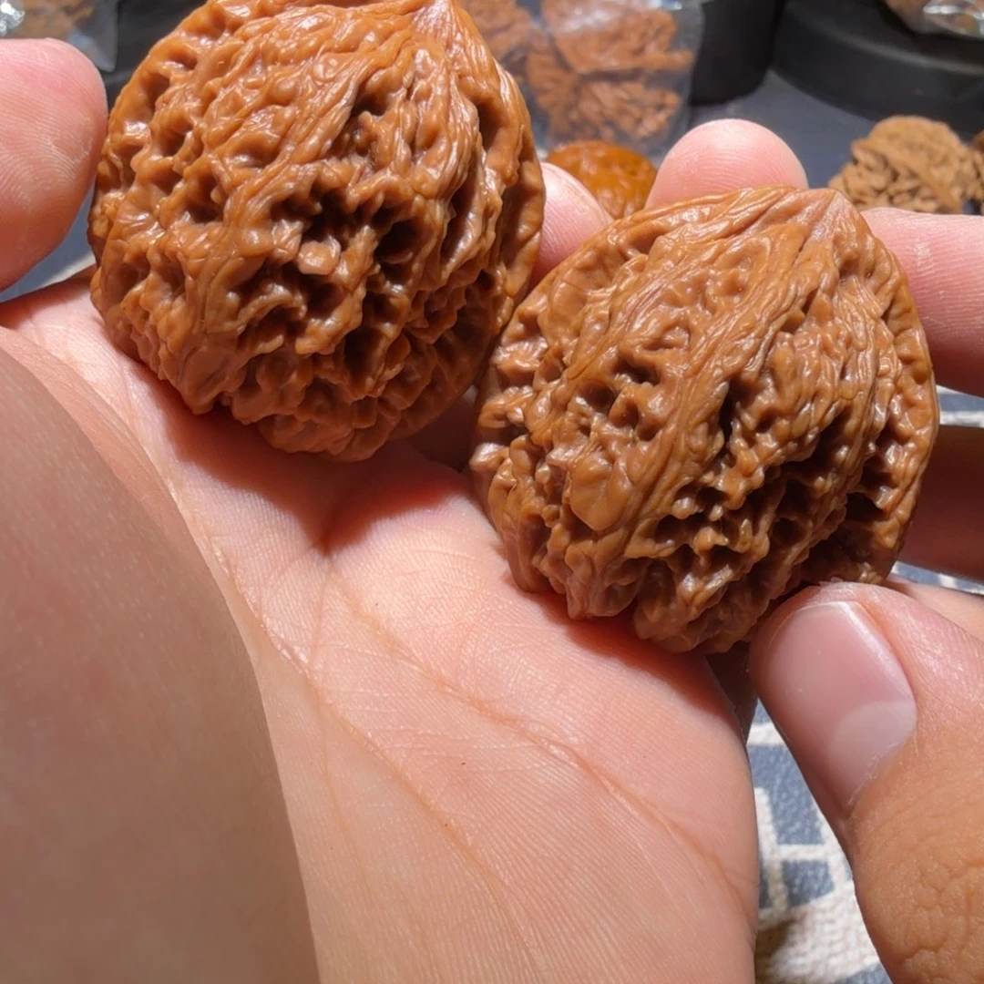 哆***瓦把件文玩核桃三角南疆