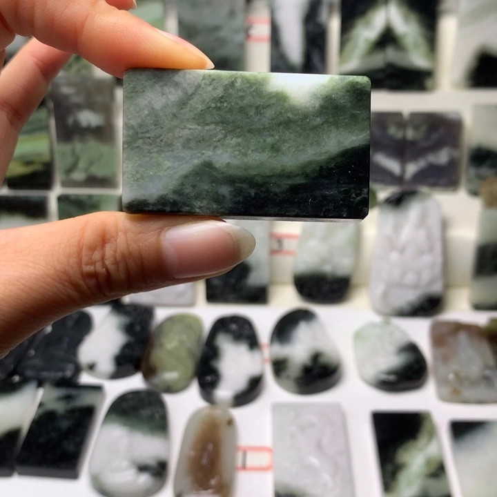 独山玉未镶嵌颈饰