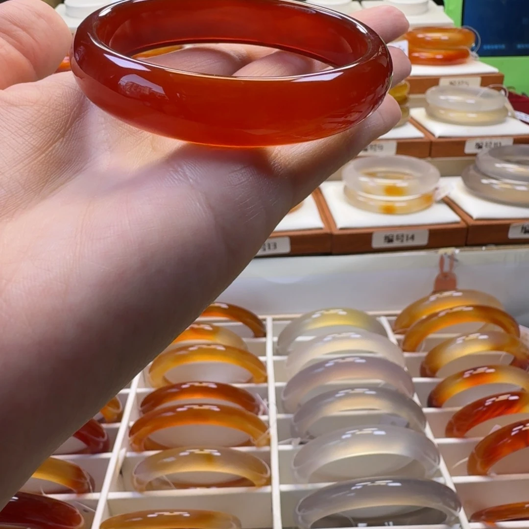 玛瑙/玉髓手镯未镶嵌