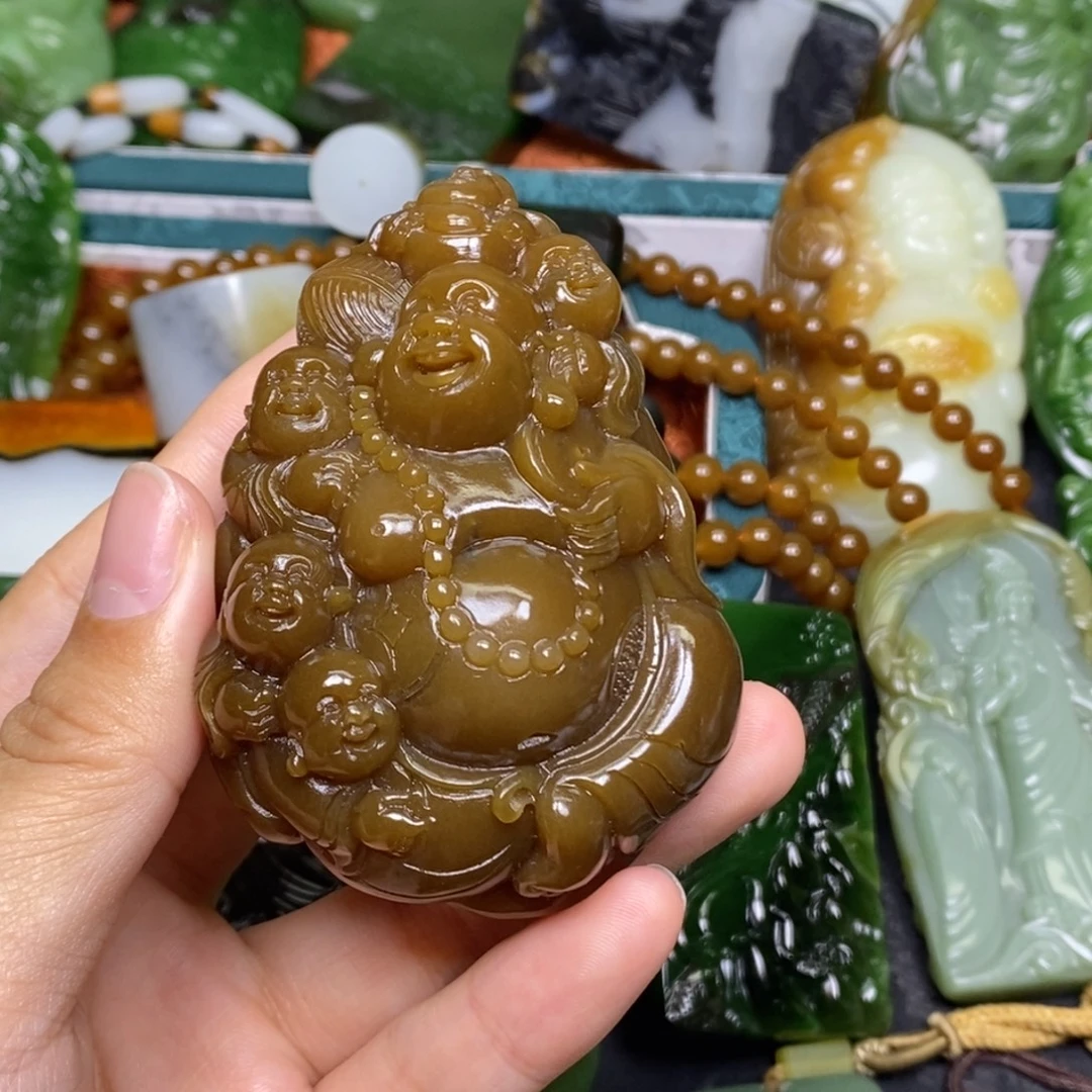 寂***者和田玉未镶嵌颈饰