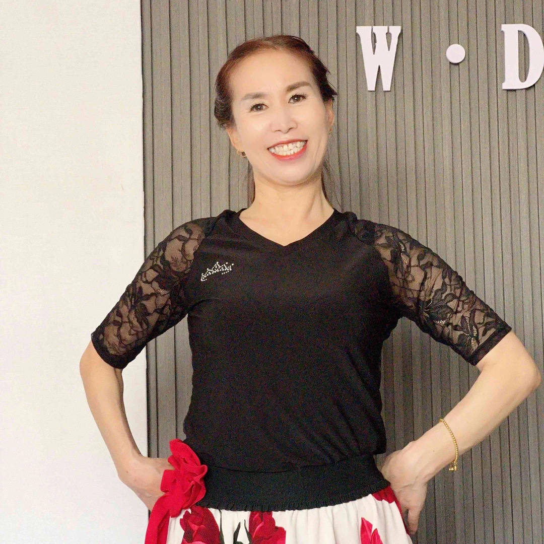 华丝格新款V领蕾丝拼接插肩袖分体小衫时尚百搭洋气中袖半袖女士