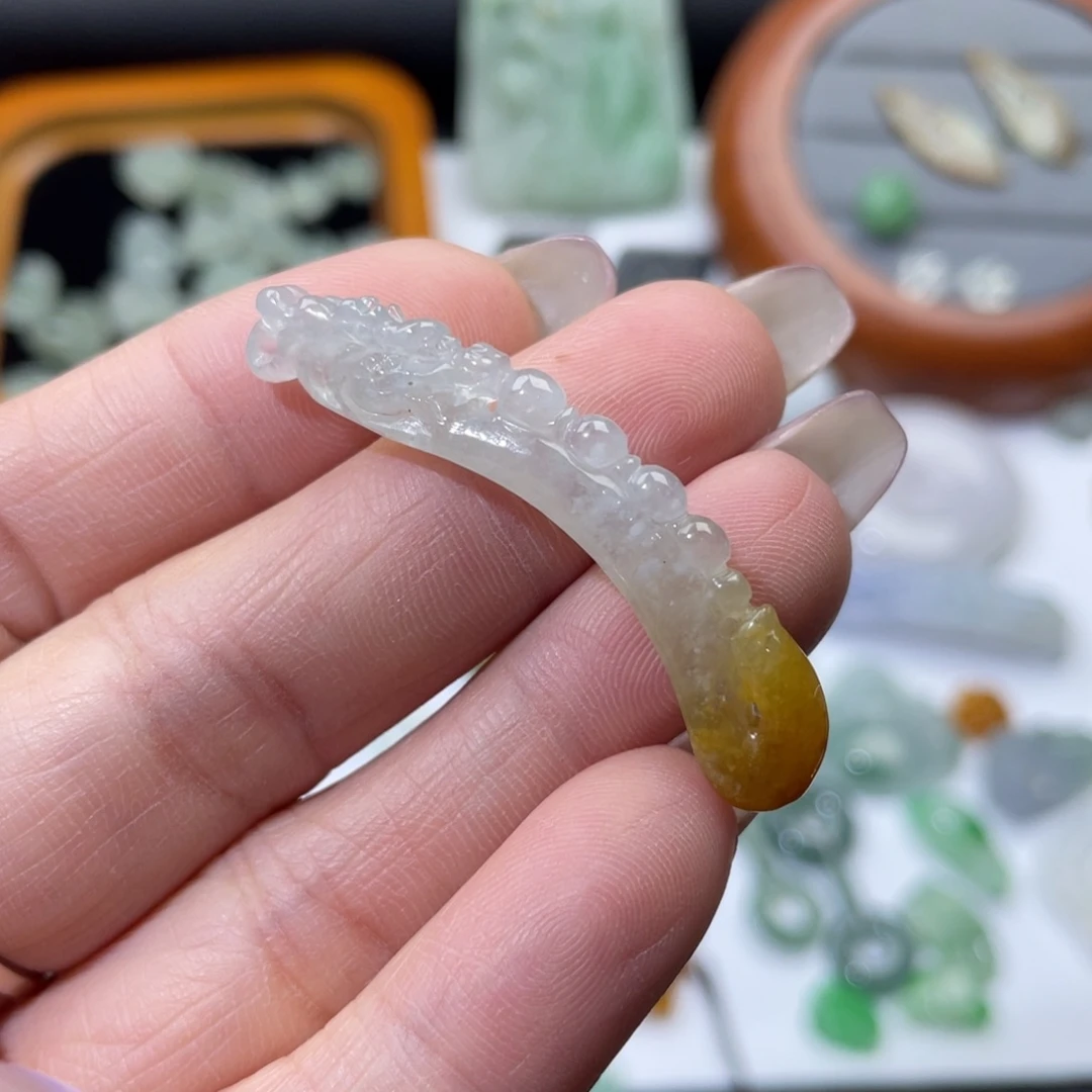 颈饰未镶嵌翡翠吊坠