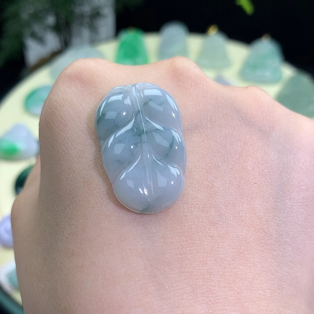 颈饰翡翠未镶嵌金枝玉叶