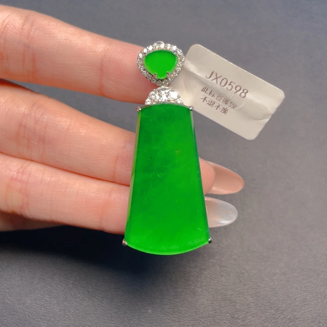 【闪购商品】吊坠(不含链)银S925镶嵌翡翠