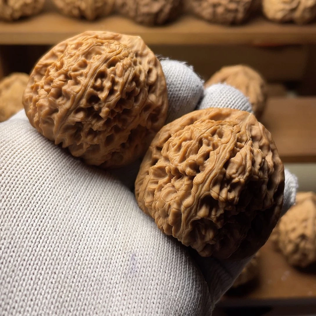 桃核吊坠何**空南疆石狮子头43