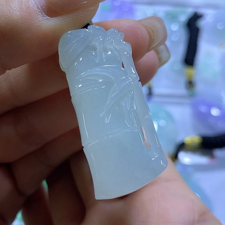 翡翠未镶嵌颈饰天然翡翠Ａ货吊坠