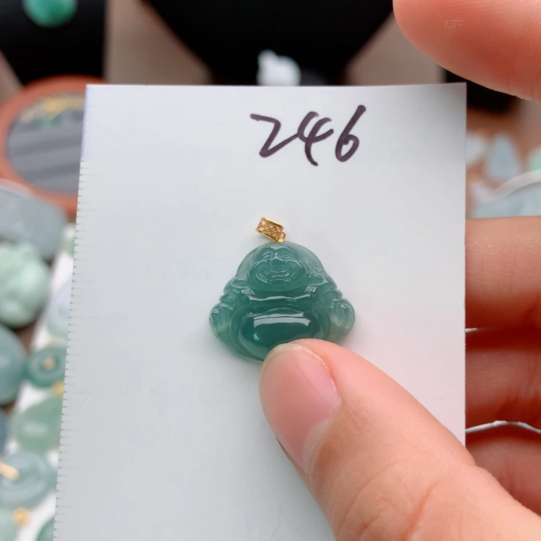 翡翠18K金镶嵌颈饰逆***る吊坠