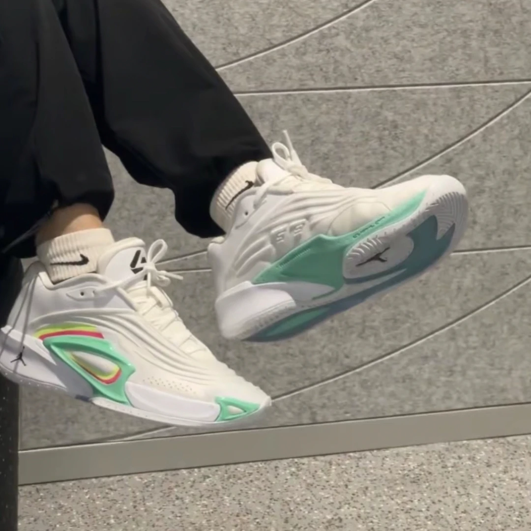 Jordan Luka 3 柔软舒适 防滑耐磨 低帮 篮球鞋 白色