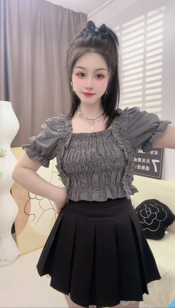 2025夏季韩版纯欲风泡泡袖方领衬衫女高级感轻奢减龄洋气短款