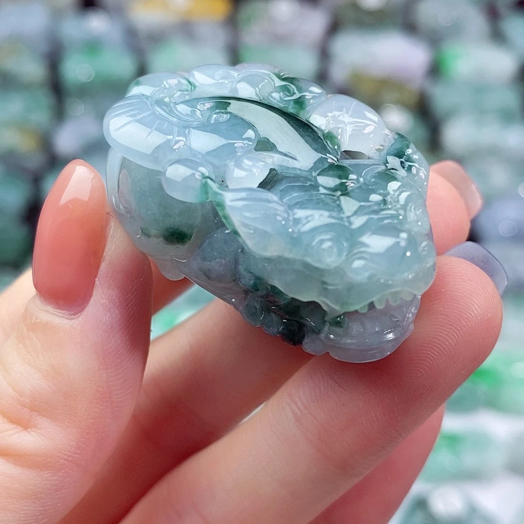 颈饰未镶嵌翡翠天然