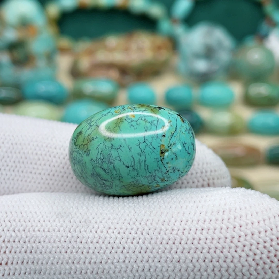 未镶嵌绿松石颈饰