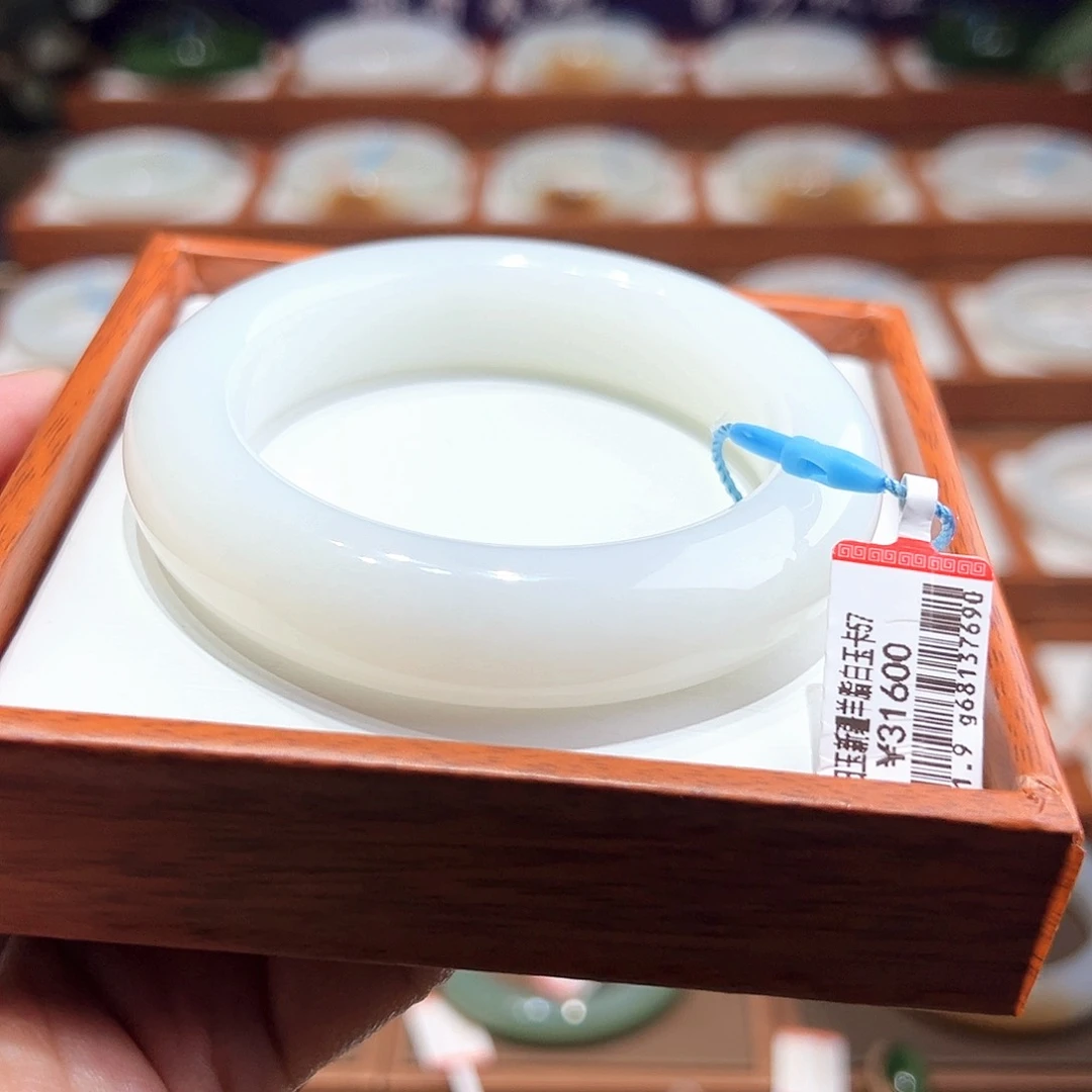 和田玉手镯未镶嵌57