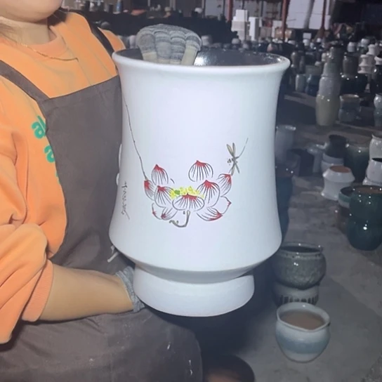 红陶口20高31瑕疵