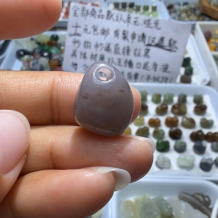 和田玉未镶嵌珠宝奇石