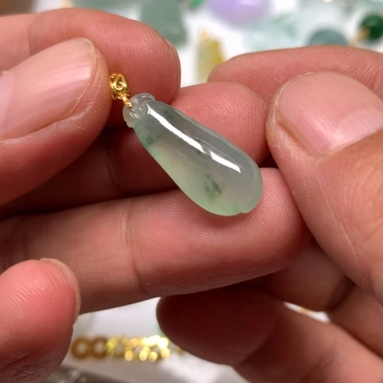 翡翠颈饰未镶嵌翡翠