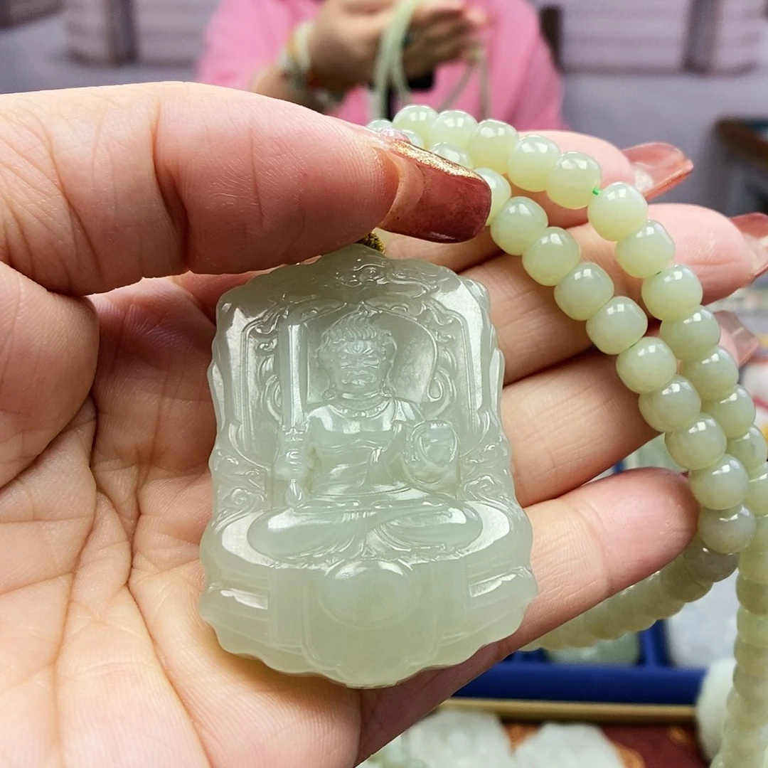 【闪购商品】和田玉（糖玉）颈饰未镶嵌?****豹