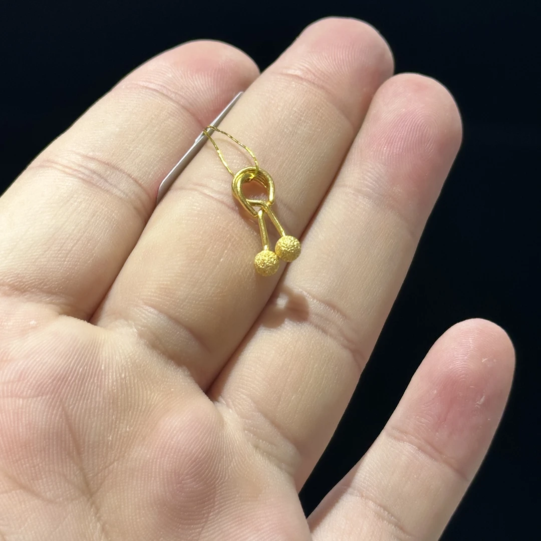 足金9999 卡4 磨砂豆豆耳钉 1.390