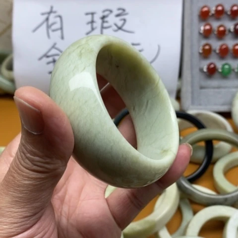 未镶嵌蛇纹石玉手镯E****y