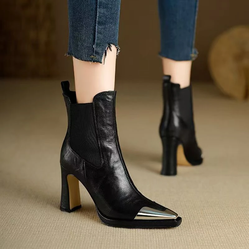 金属头小众尖头舒适短靴2025秋冬新款法式时尚粗高跟短靴子