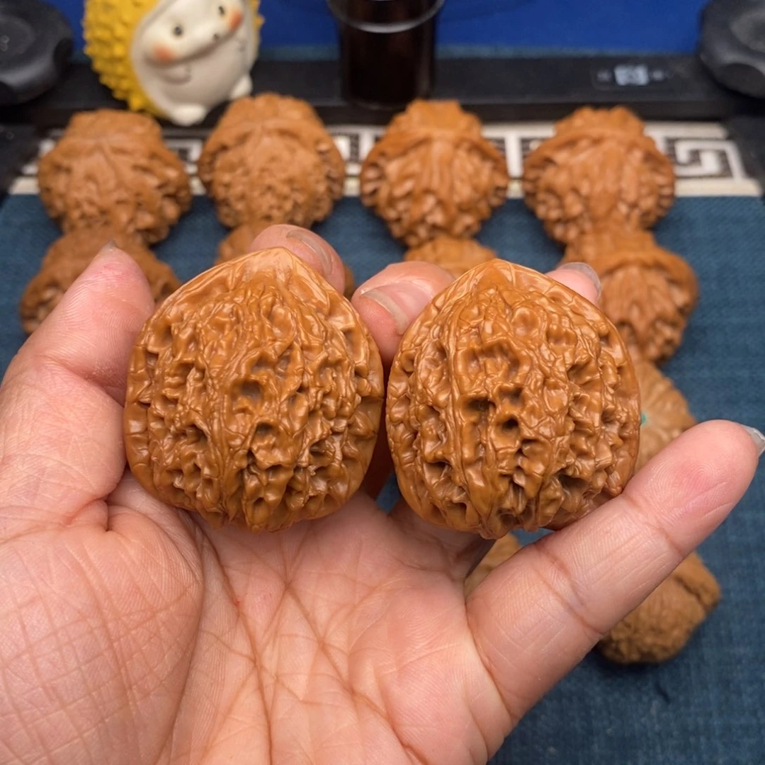 文玩核桃把件38尺  六面图精配水龙纹