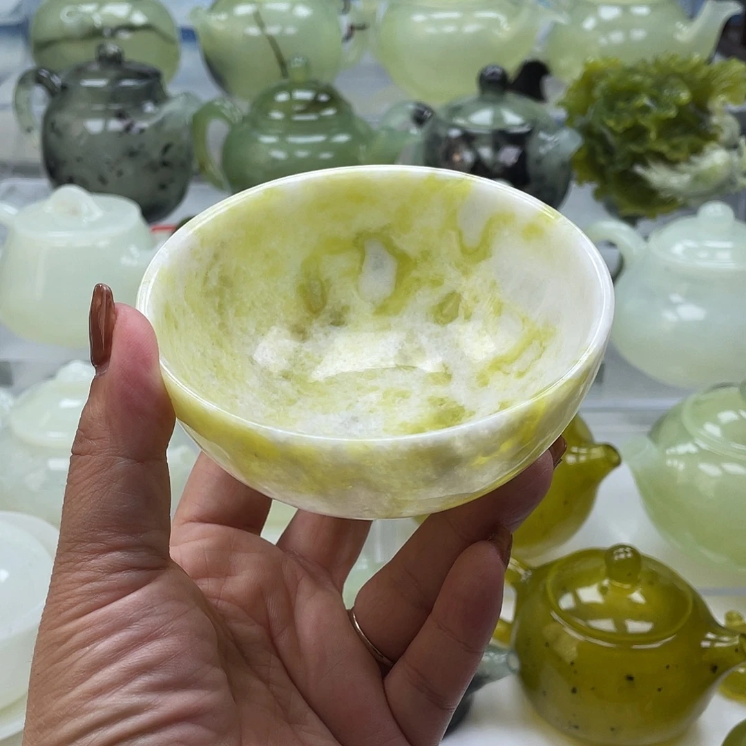 蛇纹石玉未镶嵌玉碗