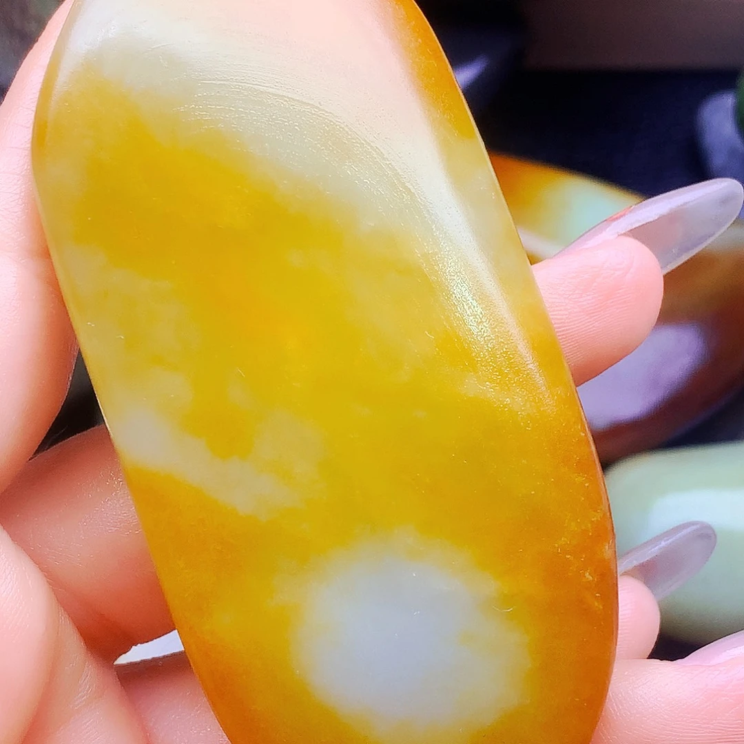 未镶嵌和田玉（糖玉）把件