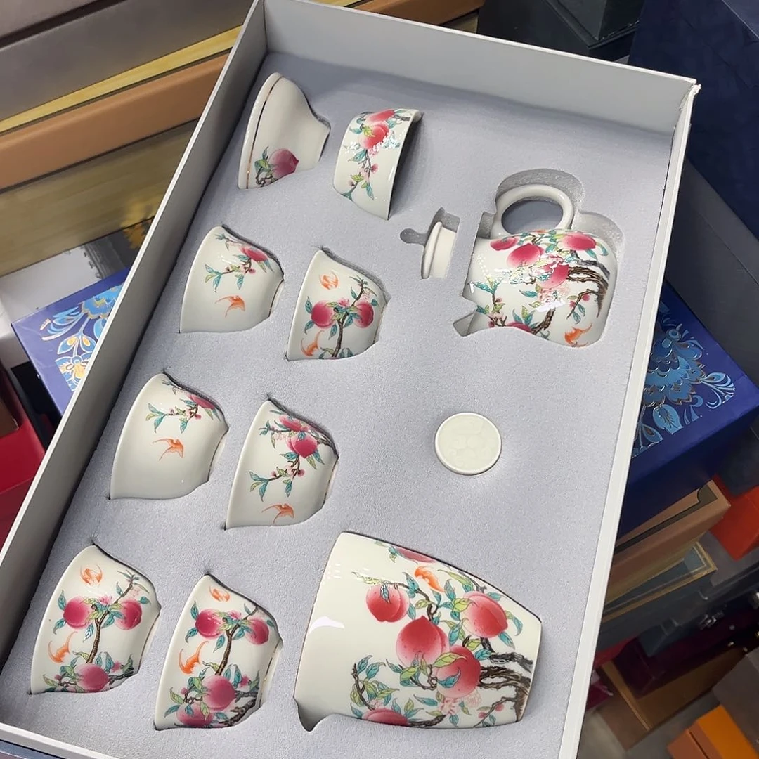 孤品茶具套装等。