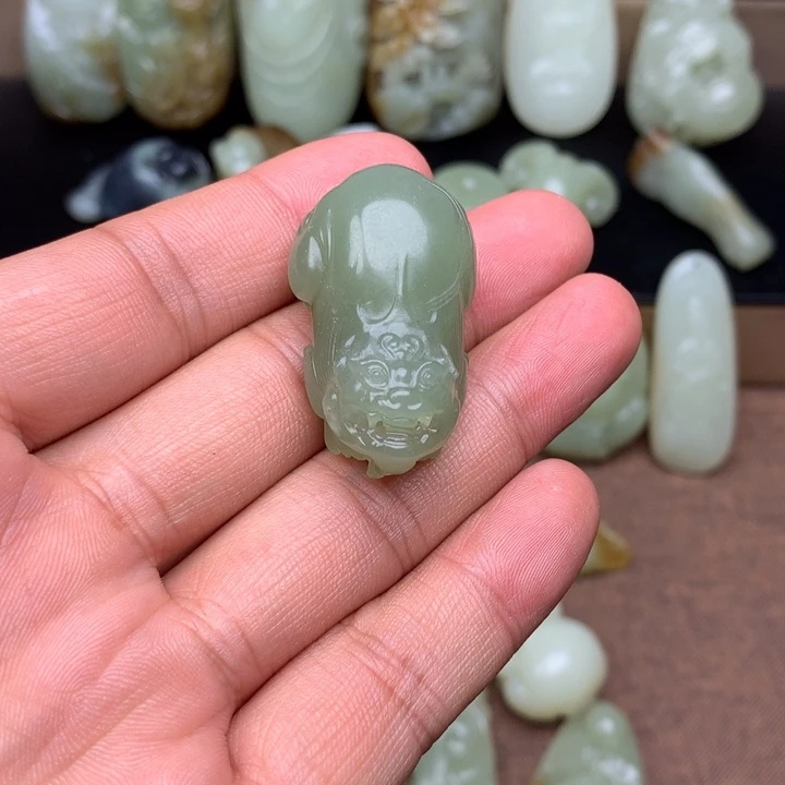 和田玉（糖玉）未镶嵌颈饰