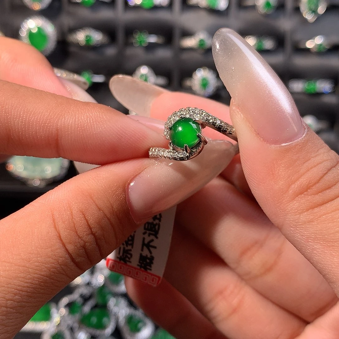 翡翠未镶嵌戒指戒指